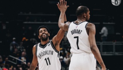  杜兰特复出砍42分篮网终结雄鹿连胜  